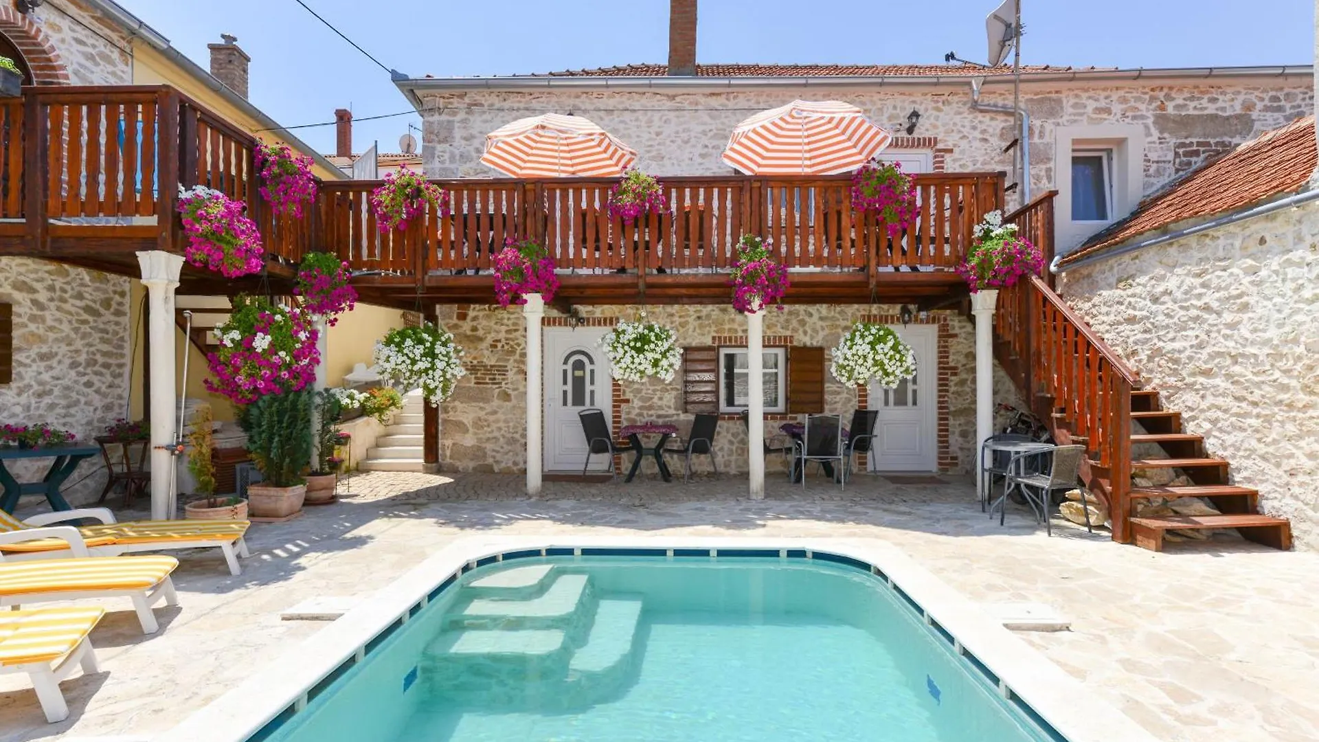 Studio Romantica In Zadar Mit Gemeinsamem Pool