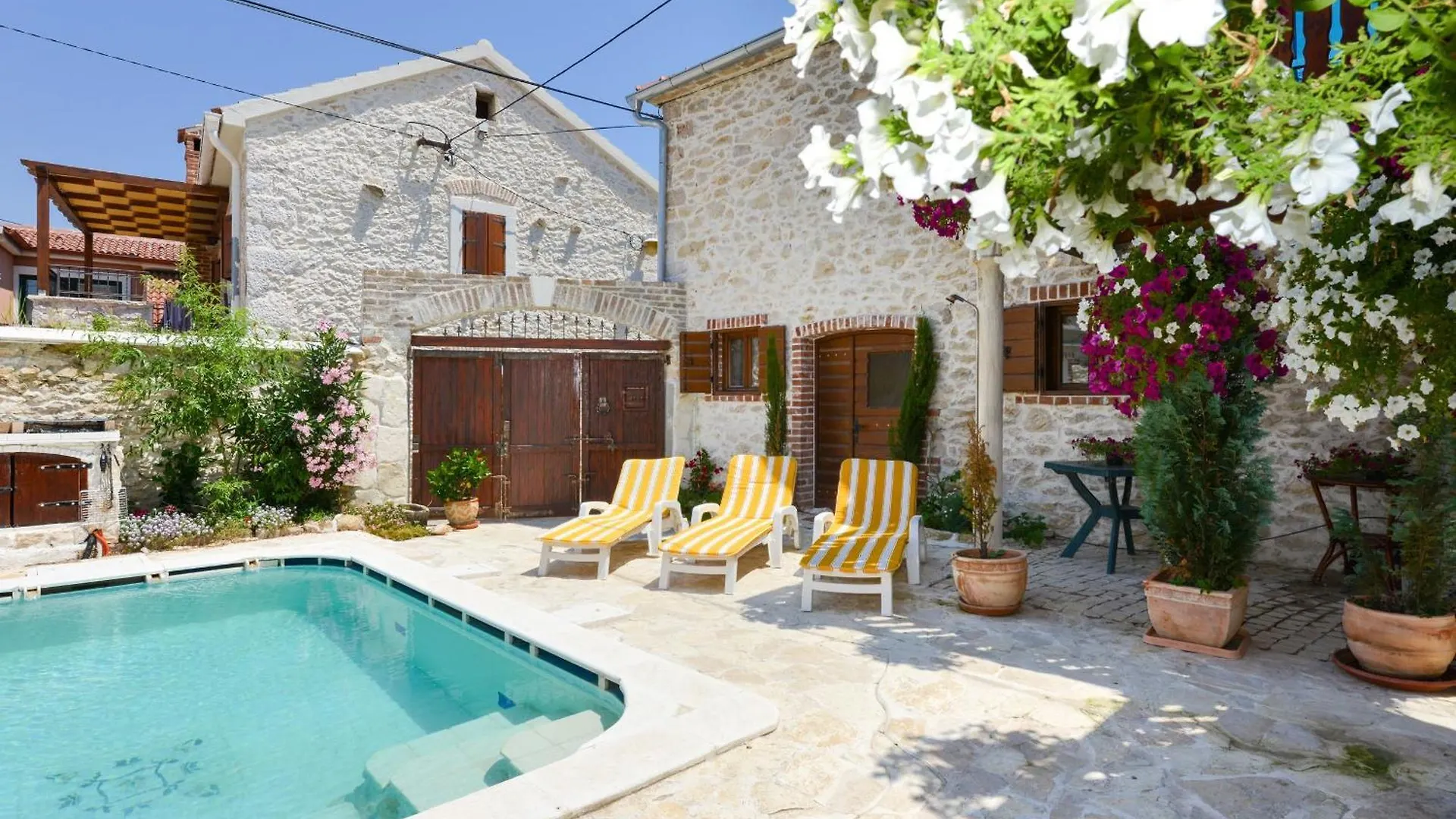 Studio Romantica In Zadar Mit Gemeinsamem Pool Appartamento