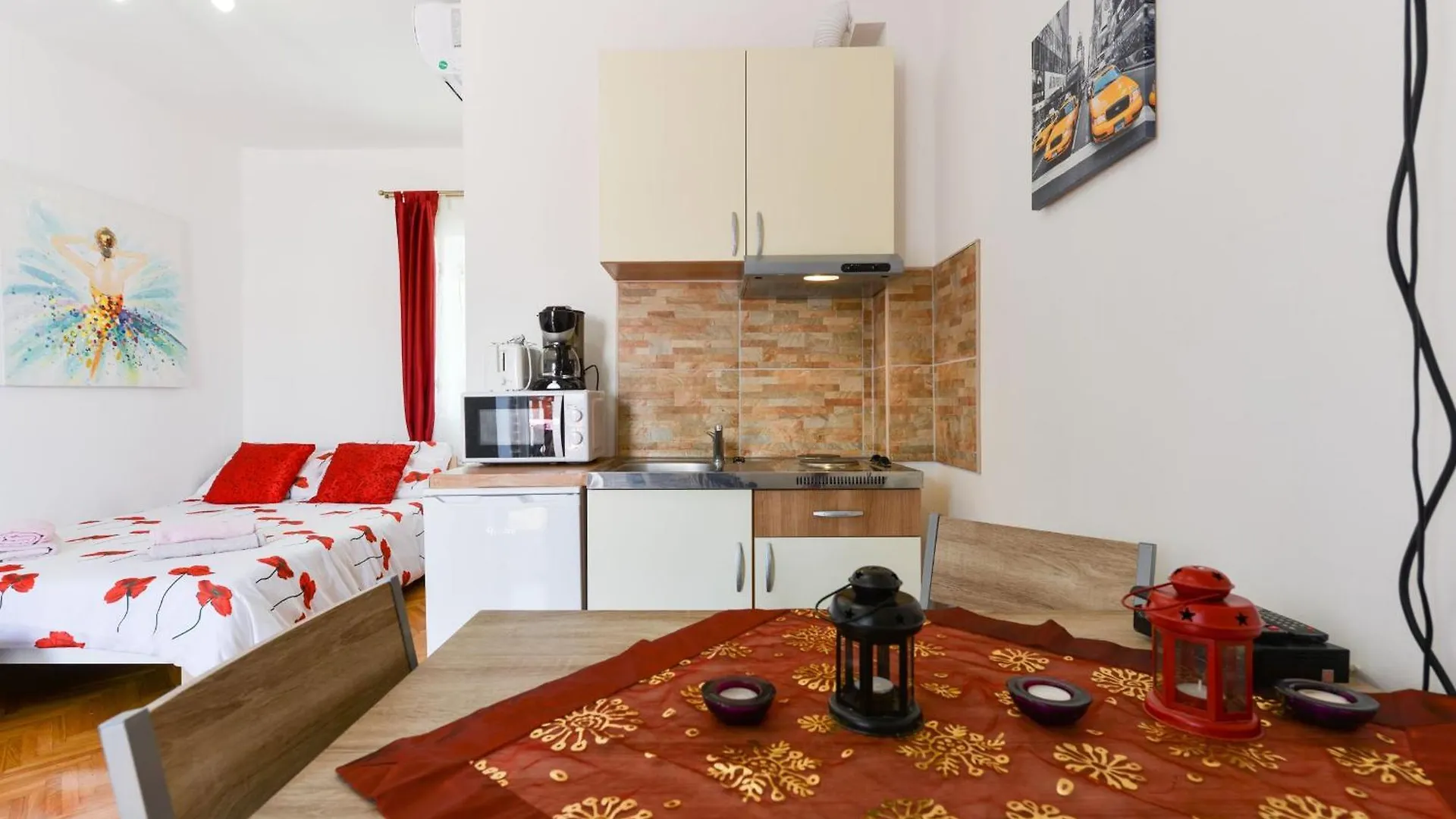 Studio Romantica In Zadar Mit Gemeinsamem Pool Appartamento